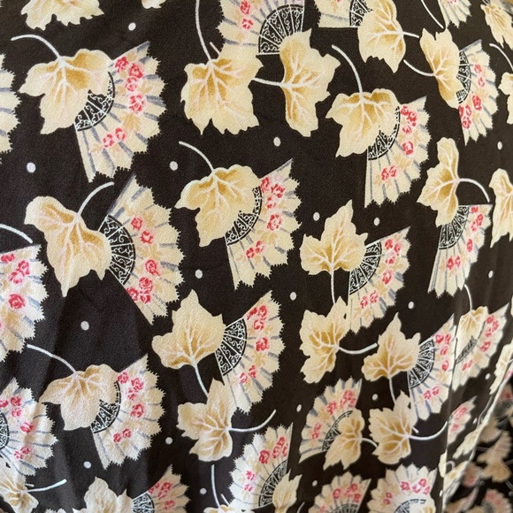 Diane von Furstenberg Silk Top Women’s Medium Trumpet Sleeves - Picture 6 of 9